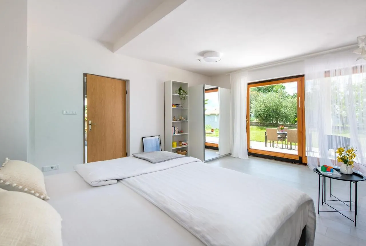 Apartment Alex Labin